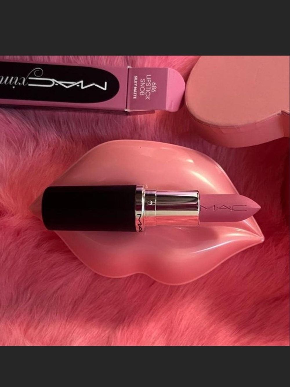 MAC Cosmetics SNOB lipstick
